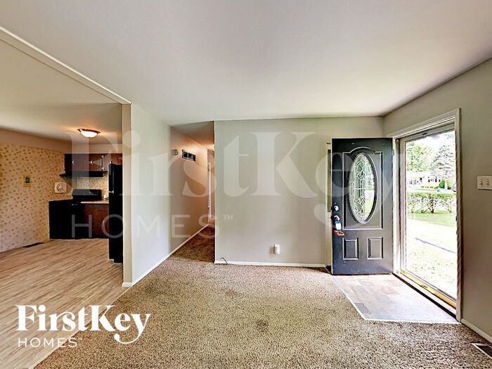 Building Photo - 1140 Estes Dr