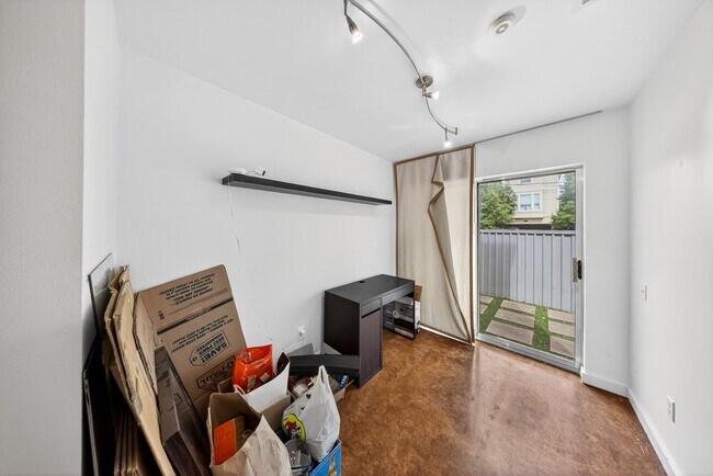 Building Photo - 2809 Crawford St