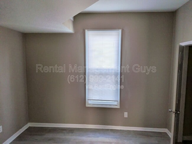 Building Photo - 2935 N Aldrich Ave