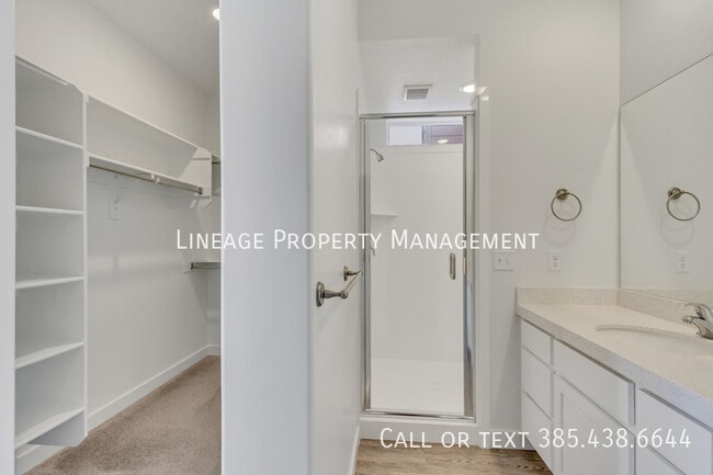 Building Photo - 3559 S Lydia Ann Ln