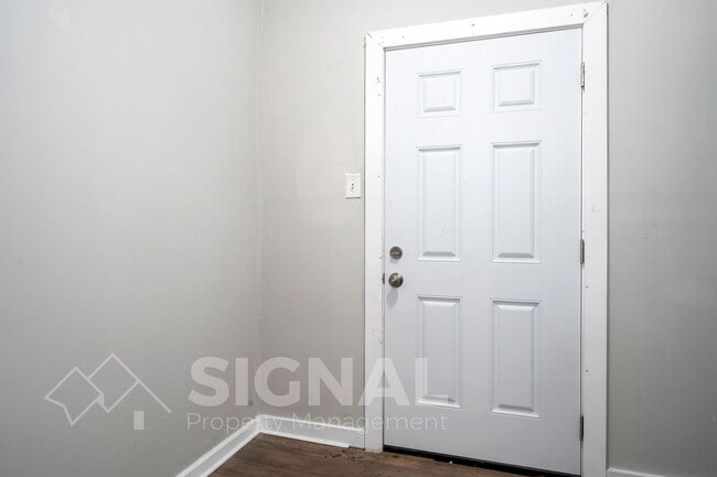 Building Photo - 625 5th Way