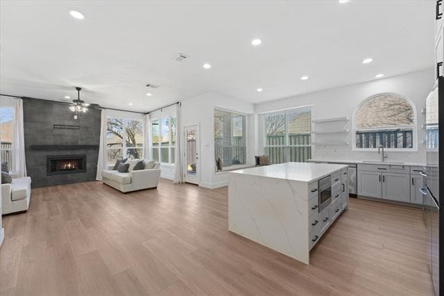 Building Photo - 8405 Greenspoint Dr