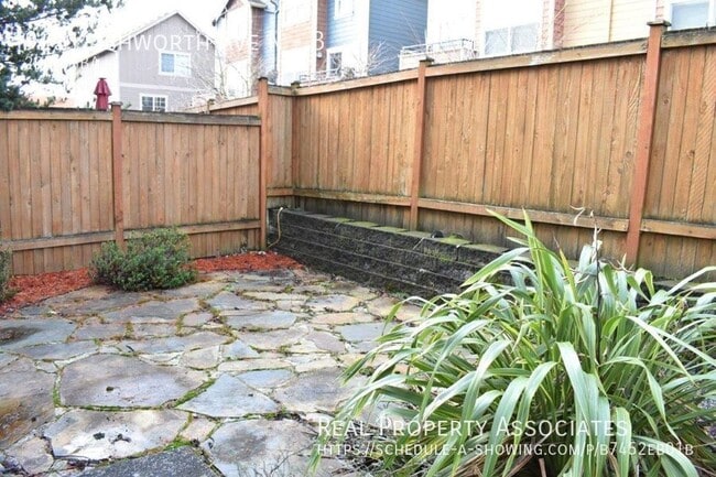 Building Photo - 9211 Ashworth Ave N