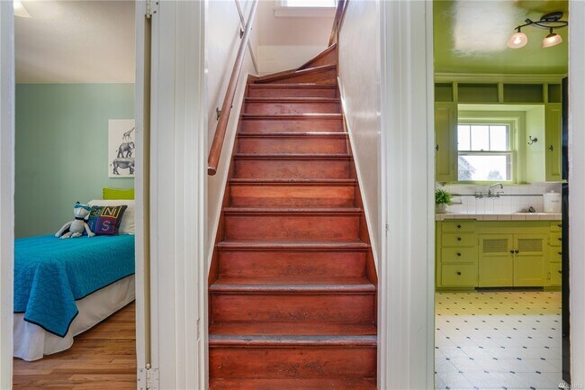 Hallway - 1215 N Anderson St