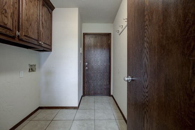 Building Photo - 509 Finch St