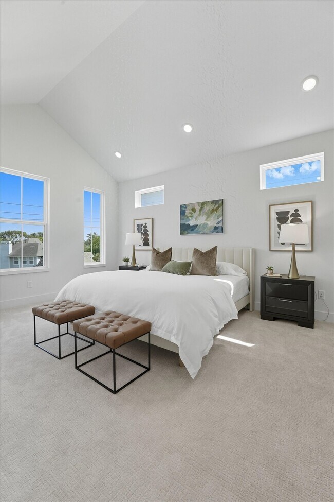 Building Photo - 3903 Pinemont Dr