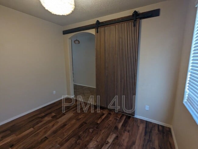 Building Photo - 2035 Ferndale Rd SE