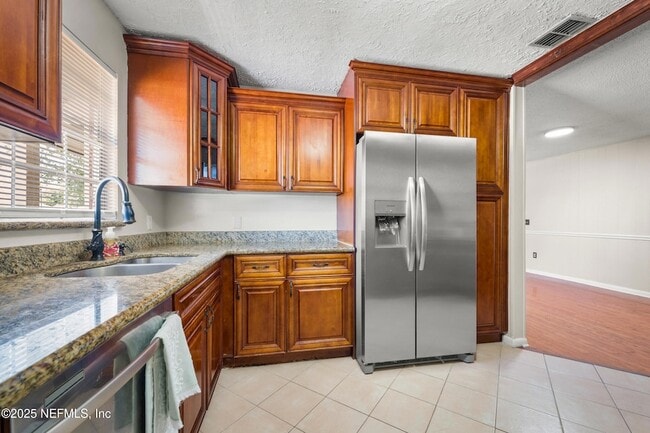 Building Photo - 2726 Winrock Dr W