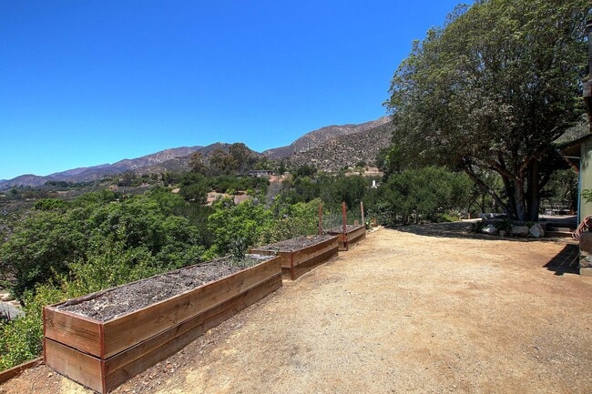 Building Photo - 3021 Hidden Valley Ln
