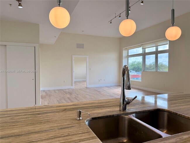 Building Photo - 6701 Biscayne Blvd