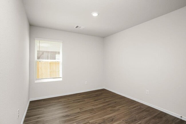 Building Photo - 3213 Yellow Rose Dr