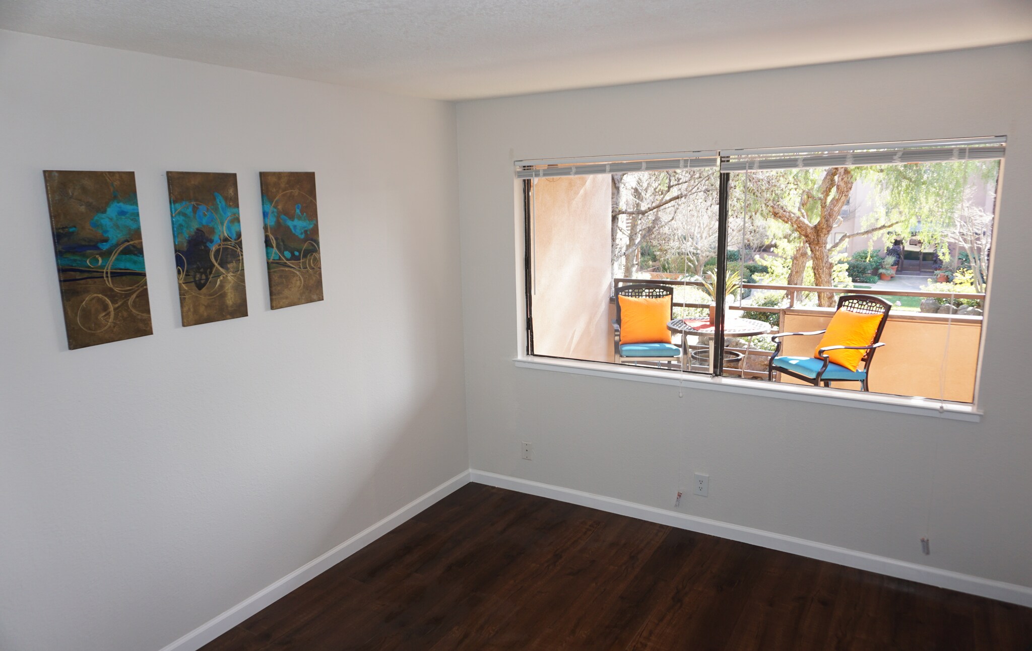 Building Photo - 39199 Guardino Dr