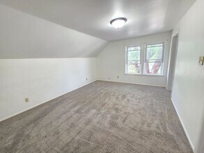 Building Photo - 4 Bed 2 Bath Single Family Home in Wiscons...