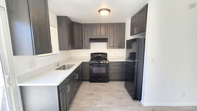 Building Photo - Spacious 3BR Home in Quiet Spring Valley Neighborhood – Bright, Comfortable Living