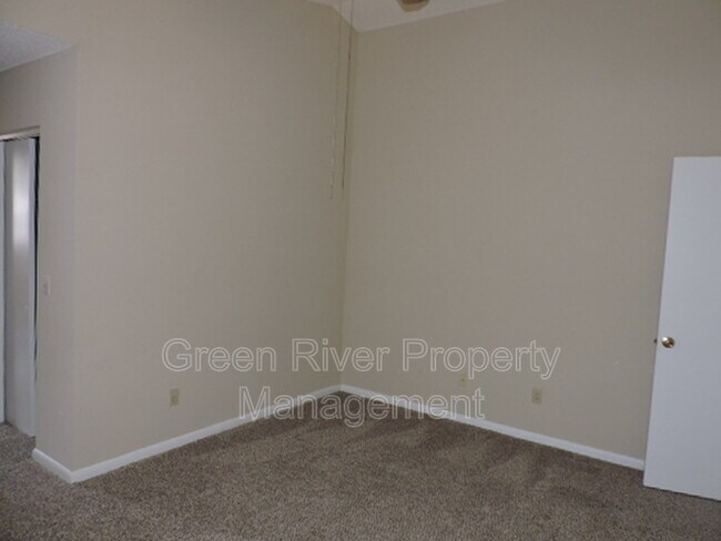 Building Photo - 8710 Pinevalley Ln