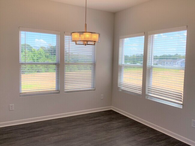 Building Photo - 5712 Oakgate Dr