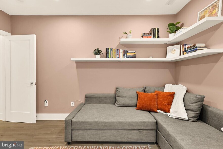 Building Photo - 1519 K St SE