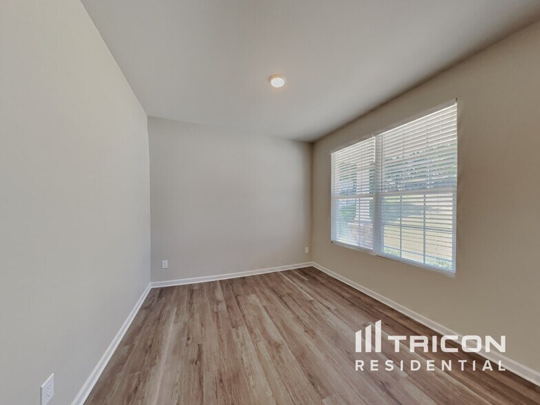 Building Photo - 2559 Wallingford Rd NE