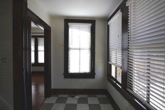 Building Photo - 2404 N Morgan St