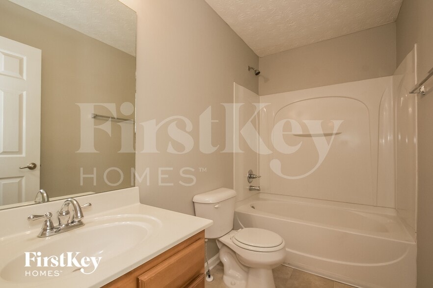 Building Photo - 3545 Bridgeshaw Dr