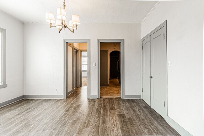 Building Photo - 2 Bed 1 Bath Duplex in NE OKC