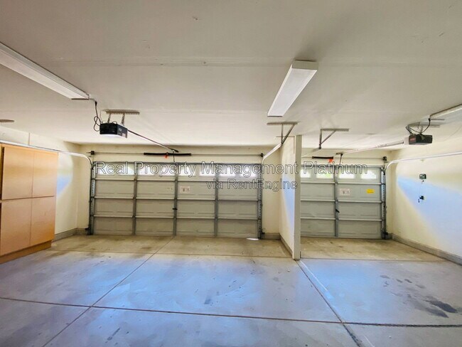 Building Photo - 7115 N Cecelia Ave