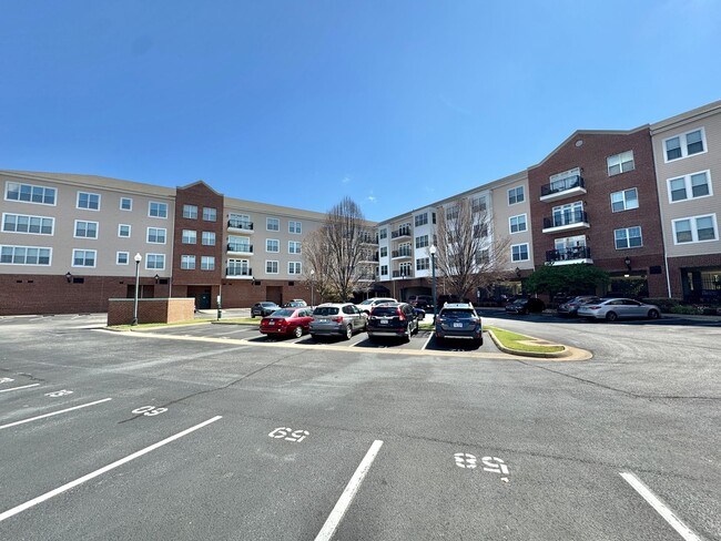 Building Photo - NEWPORT NEWS - STUNNING APARTMENT IN  THE POINT AT CITY CENTER