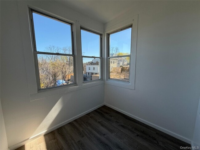 Building Photo - 31 Garfield St