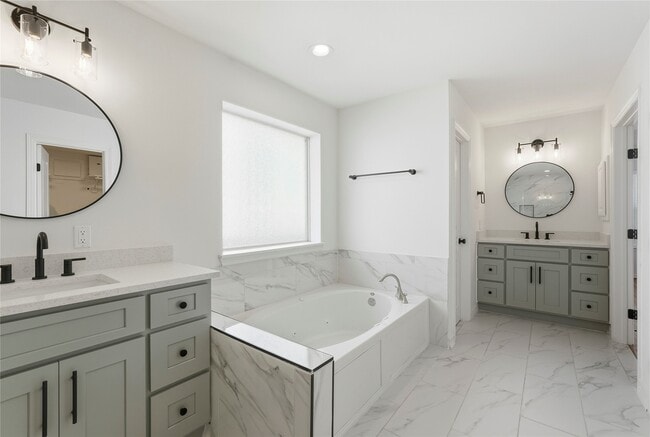 Building Photo - 1528 Birdsall St