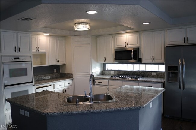 Building Photo - 3733 Deer Flats St