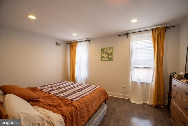 Building Photo - 1407 S 18th St