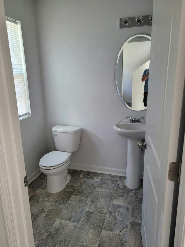 Building Photo - 285 Riley Wy