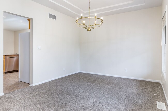 Building Photo - 2620 Camden Dr