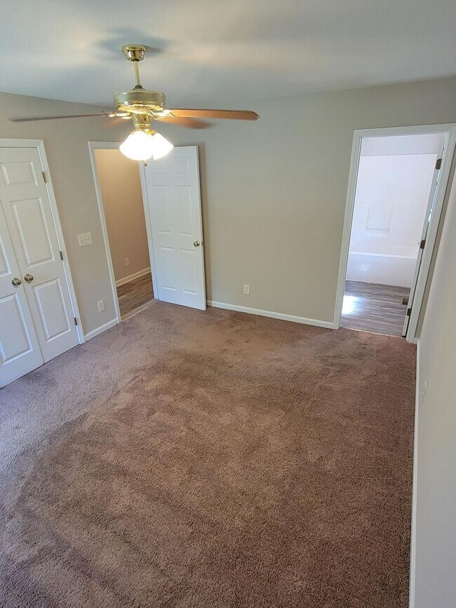 Building Photo - Beautiful three bedroom two bathroom house...