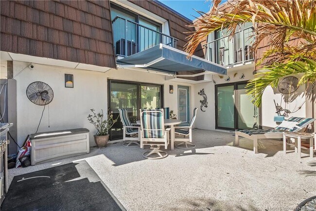 Building Photo - 6162 SE Riverboat Dr