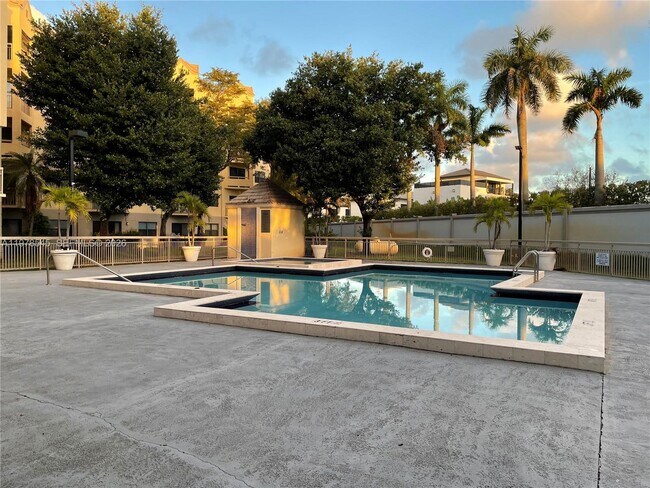 Building Photo - 8323 Lake Dr