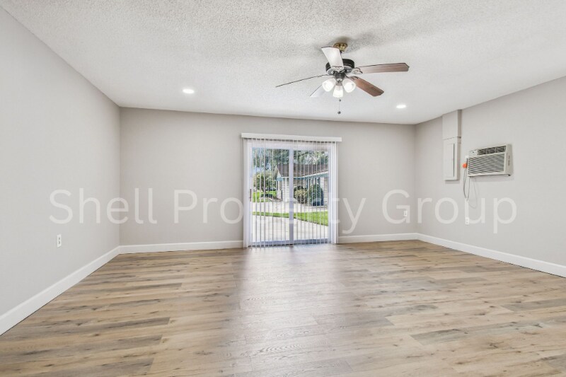 Building Photo - 16901 Melba Ln