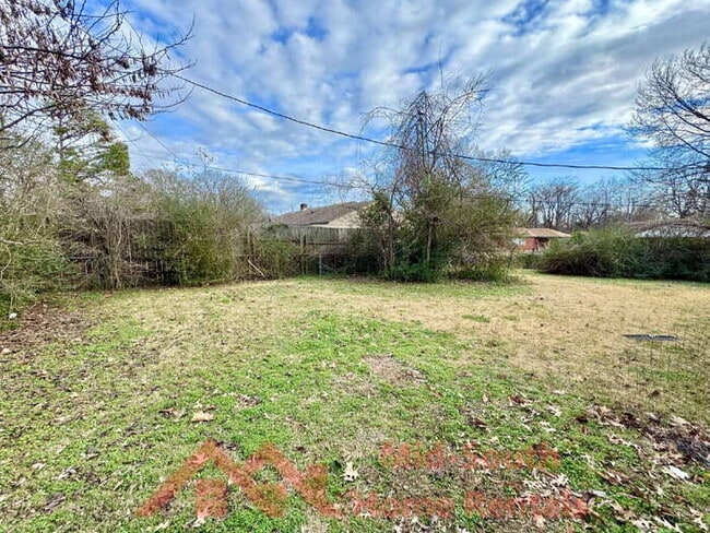 Building Photo - 3594 W Sutton Dr