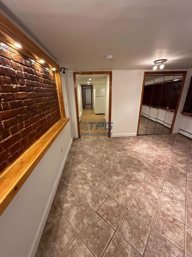 Building Photo - 235 Arlington Ave