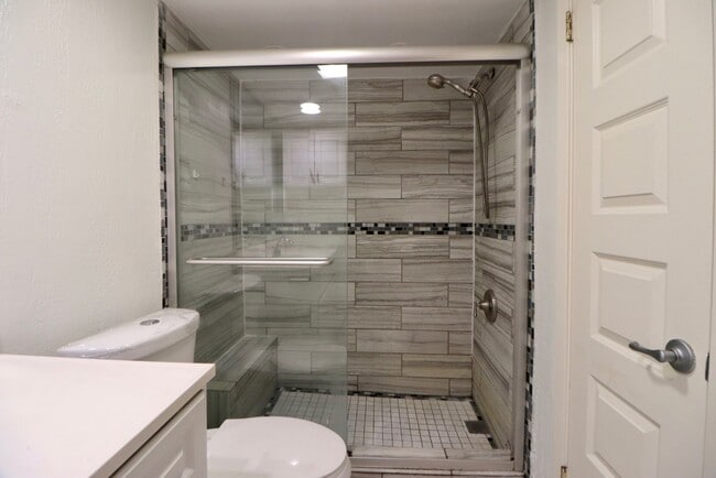 Building Photo - 5929 Queensloch Dr