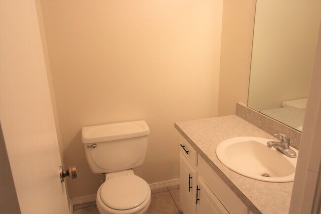 Building Photo - 1707 Jennifer Cir