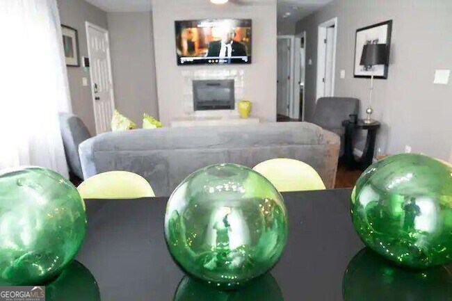 Building Photo - 284 Barfield Ave SW