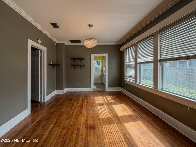 Building Photo - 1031 Inwood Terrace