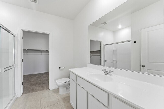Building Photo - Modern Litchfield Park Home | 4 Bed, RV Gate + Open Kitchen