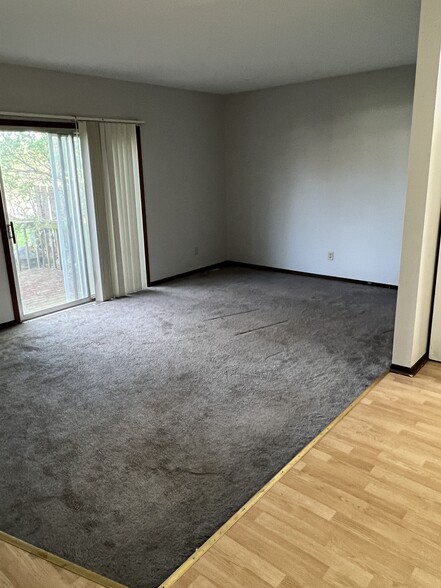Livingroom - W165N11482 Royal Ct