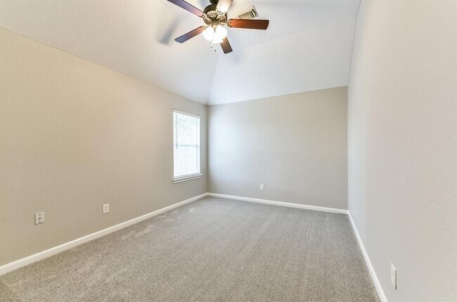 Building Photo - 15723 Chapel Lake Dr