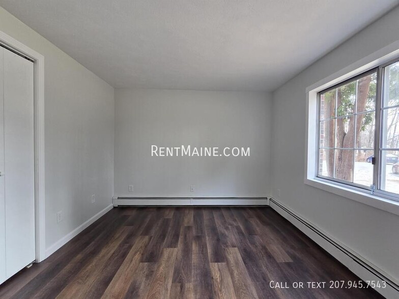 Building Photo - 20 Tall Pines Dr