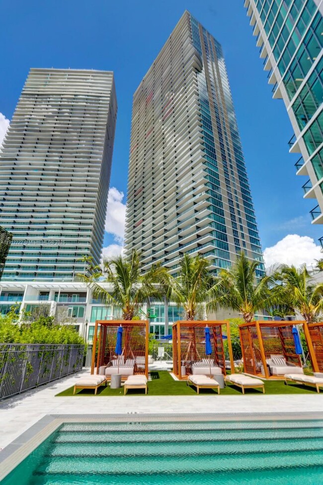 Building Photo - 3131 NE 7th Ave