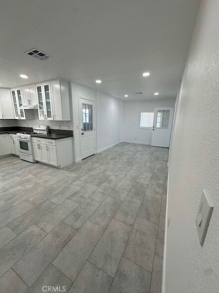 Building Photo - 15139 Las Piedras Dr