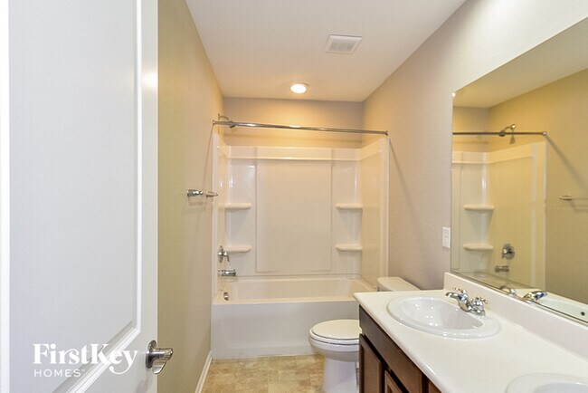 Building Photo - 5620 Hill Cliff Ct